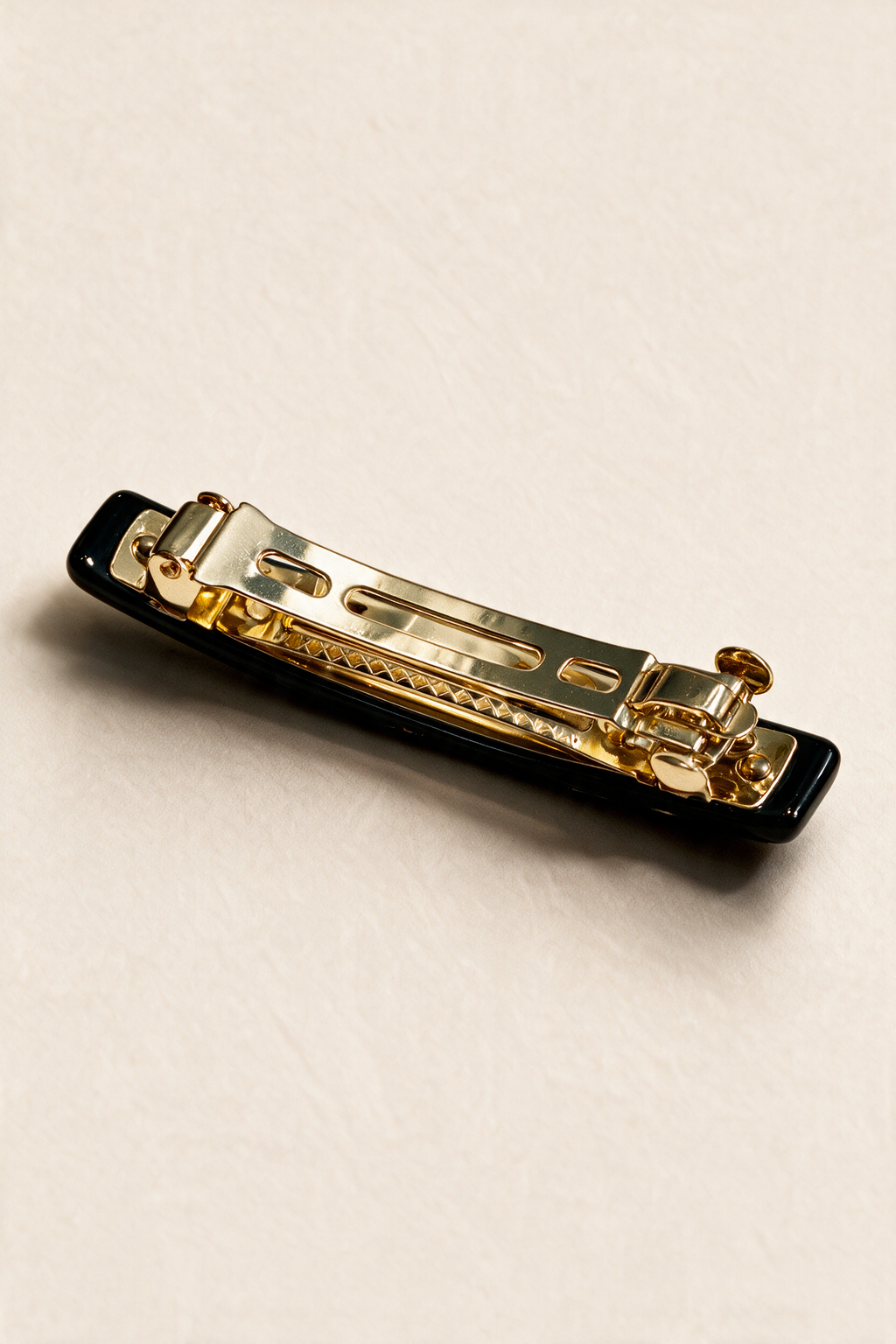 Back of the Pearl River Barrette showing its gold-tone clasp.